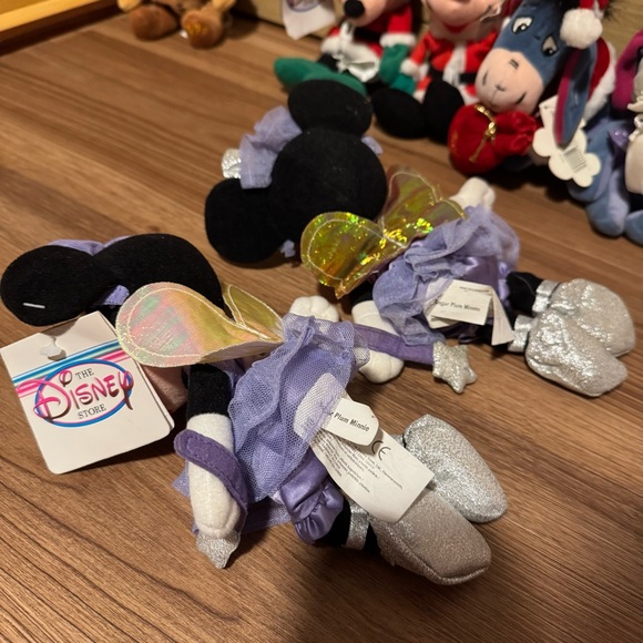 NWT 7 Disney 8” Christmas Mickey, Minnie, Pooh, Eeyore Plush Vintage 1990’s Lot - Picture 4 of 15